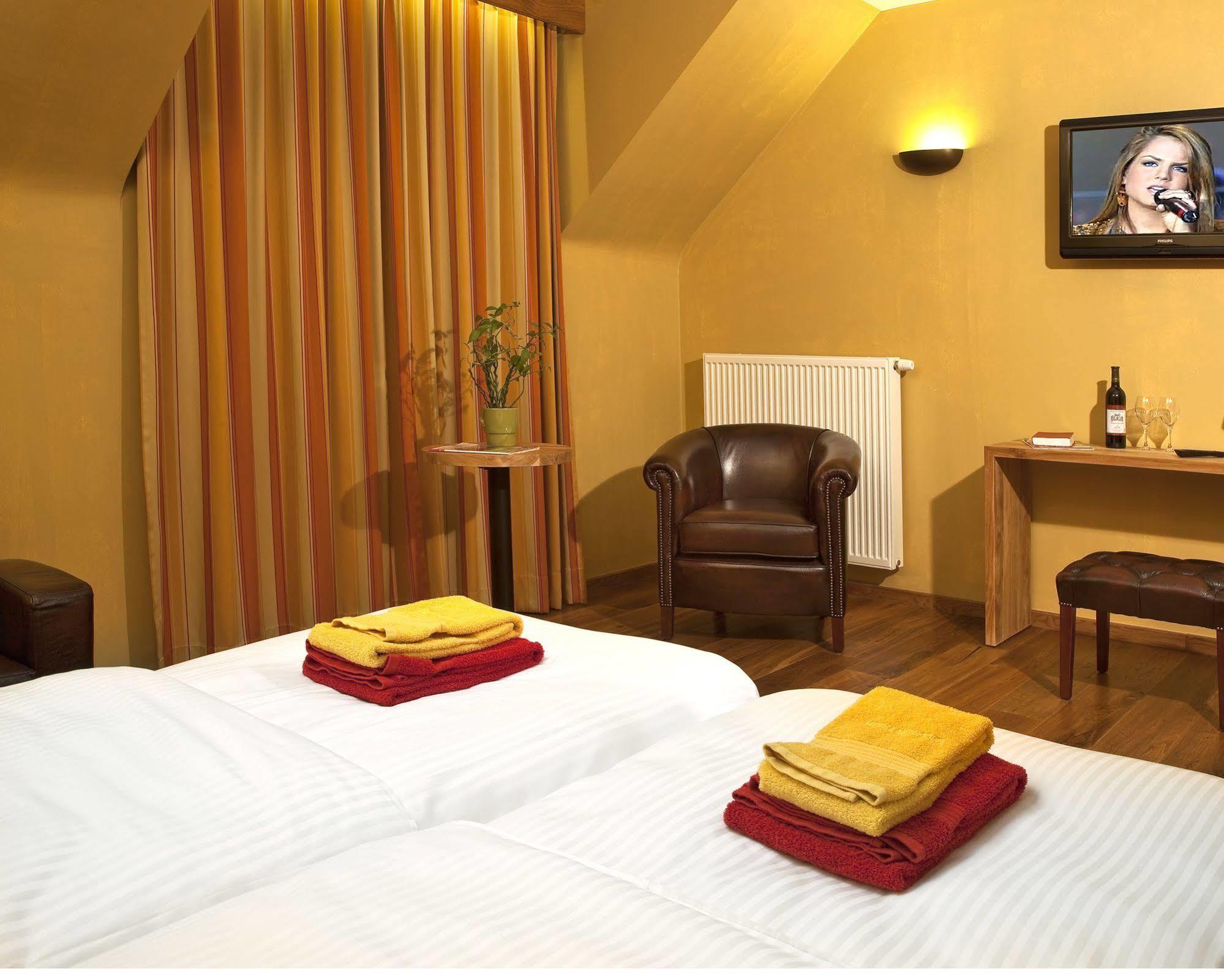 Country Lodge Hotel Moriaanshoofd Ауденарде Экстерьер фото